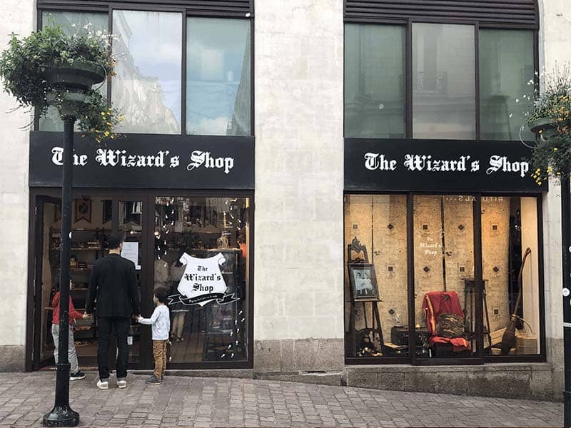 Enseigne en panneau dibond pour le pop-up store The Wizard's Shop au centre-ville de Nantes (44)